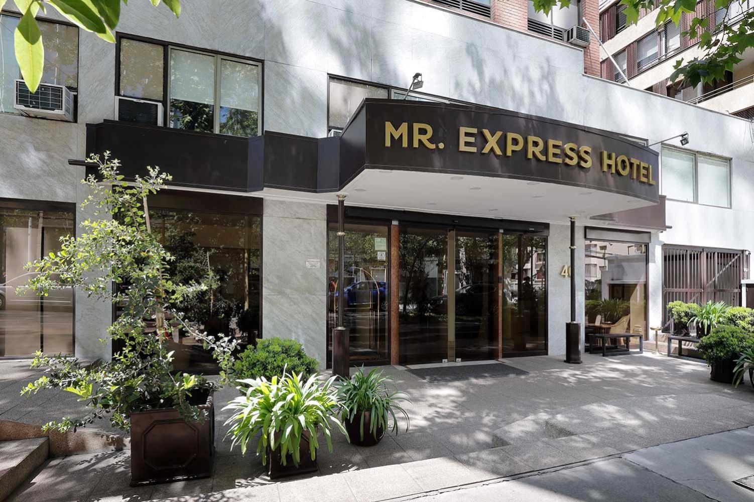 Mr Express, Santiago